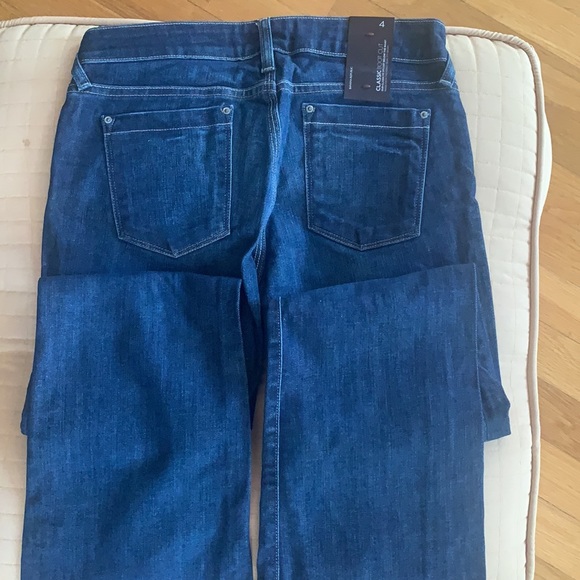NWT Banana Republic Classic Boot cut Jeans - Picture 2 of 3